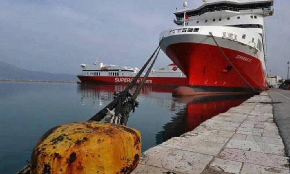 Αίρεται το απόγευμα το απογορευτικό απόπλου από τον Πειραιά - Παραμένει σε ισχύ για Ραφήνα και Λαύριο
